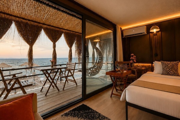 Luxury Room | Premium bedding, down comforters, minibar, desk