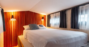 Chambre, 1 chambre, vue montagne | Literie de qualité supérieure, couette en duvet d'oie, minibar