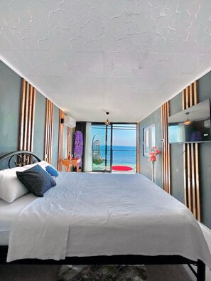 Deluxe Room | 1 bedroom, premium bedding, down comforters, minibar