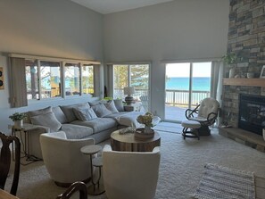 Smart-tv en een open haard