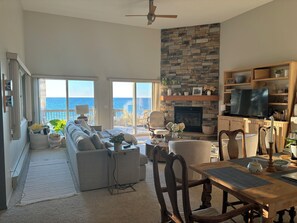 Smart-tv en een open haard