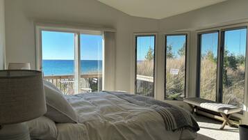 4 bedrooms, iron/ironing board, travel cot, free WiFi