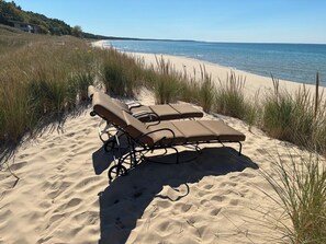 Am Strand, Liegestühle, Strandtücher