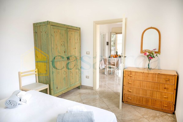 2 bedrooms, bed sheets