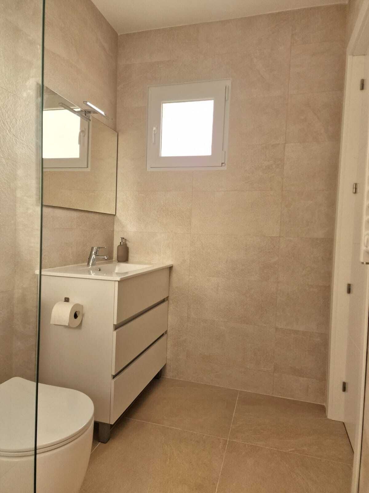 Acogedora casita de invitados dentro de chalet independiente.