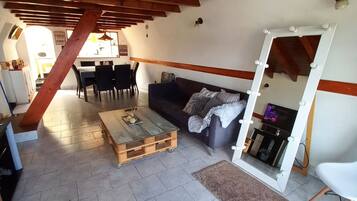 Classic Cabin | Living area