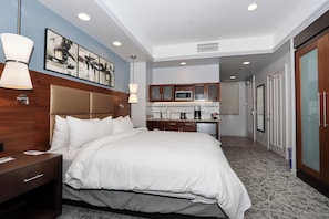 Iron/ironing board, WiFi, bed sheets, wheelchair access