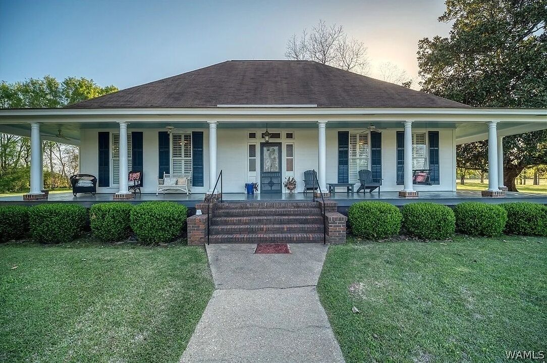 Enjoy Historic Marion, Alabama with all the comforts of home!