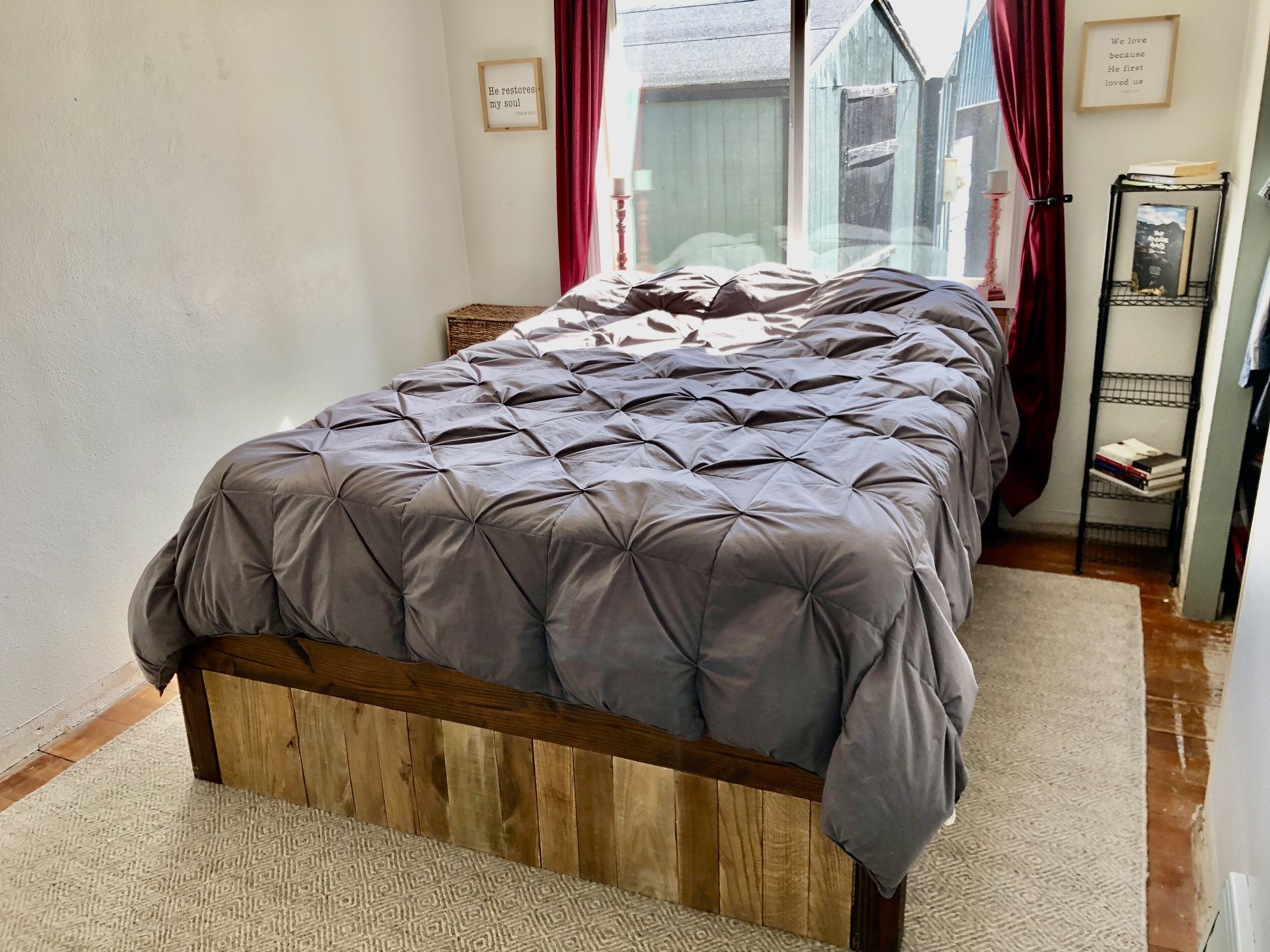 Mid-town 2 Level home on spacious lot