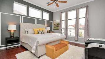 3 bedrooms, desk, soundproofing, iron/ironing board