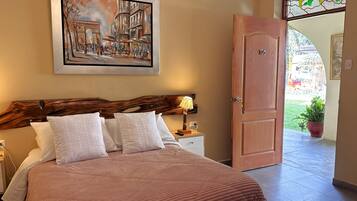 Habitación estándar doble, vistas al jardín, planta baja | Decoración individual, mobiliario individual, cortinas opacas