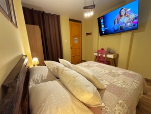 Individually decorated, individually furnished, blackout curtains - Serenity Lodge (Ica)