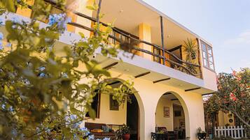 Fachada de la propiedad