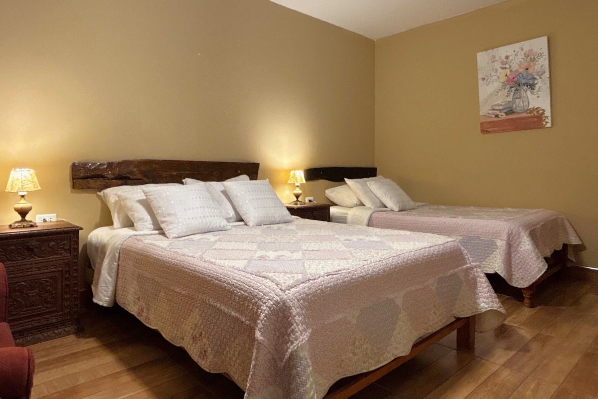 Tremannsrom – standard, hageutsikt | Individuelt dekorert, individuelt innredet og blendingsgardiner