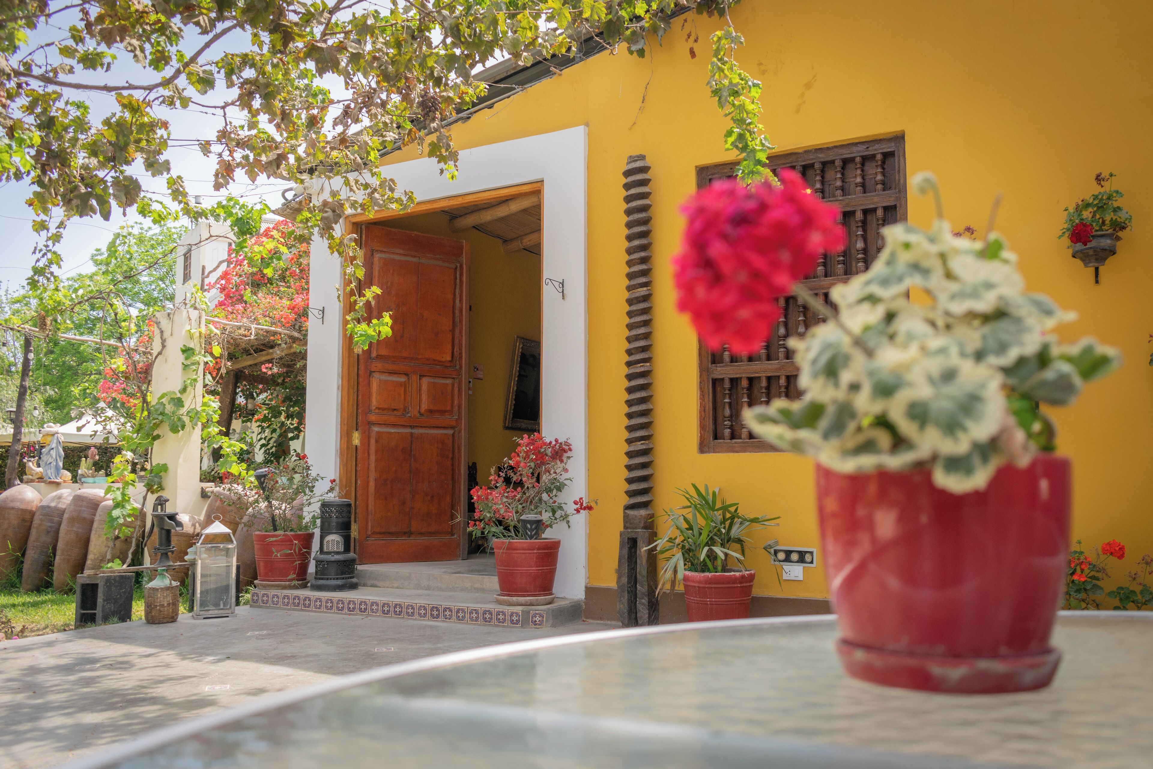 Vista frontal de la propiedad