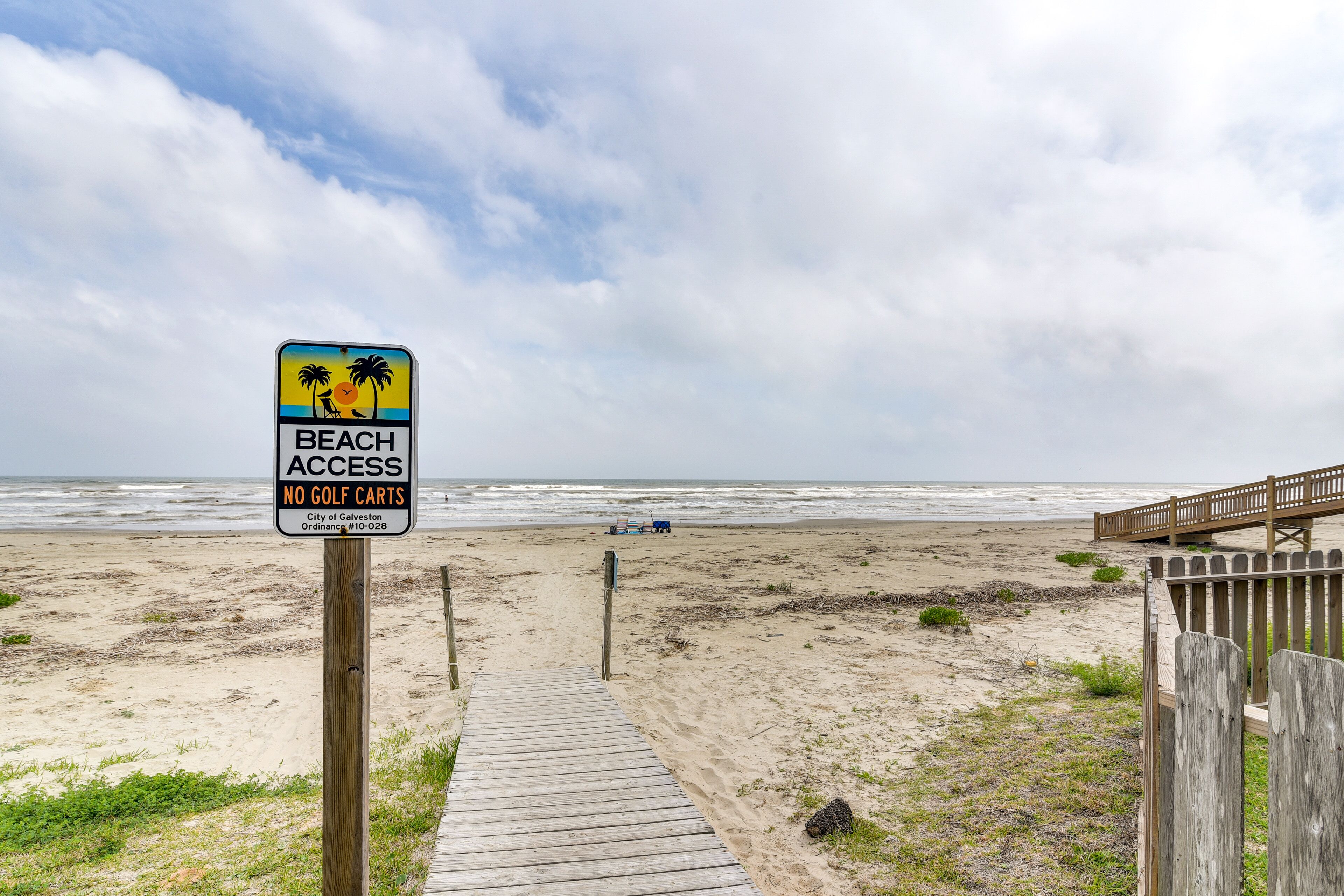 Galveston Vacation Rental w/ Beach Access