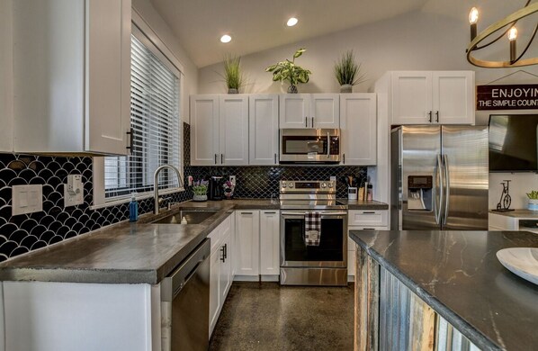 Fridge, microwave, oven, stovetop