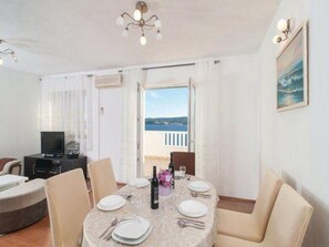 Dining - Apartment Stipic Omis - Three Bedroom Apartment with Terrace (Omis)