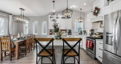 Premium Home with Fire Pit-Patio Private Park, Walking Path, Family Neighborhood