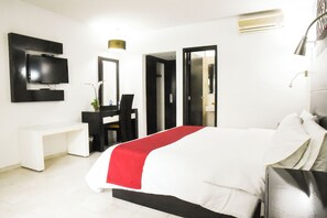 Standard Room | Living area