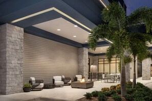 Terrace/patio - Home2 Suites by Hilton Orlando Southeast Nona (Orlando)