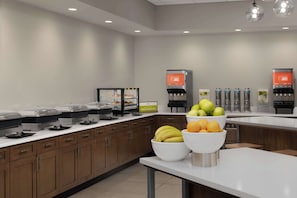 Free daily buffet breakfast  - Home2 Suites By Hilton Durham University Medical Center (Durham)