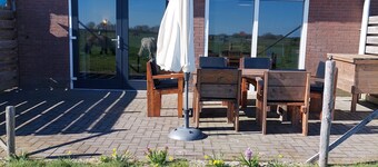 De Strandloper, a wheelchair friendly apartment with a beautiful view