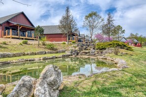 Property grounds - Lakefront, Amazing LakeView, Private Hot Tub! (Hollister)