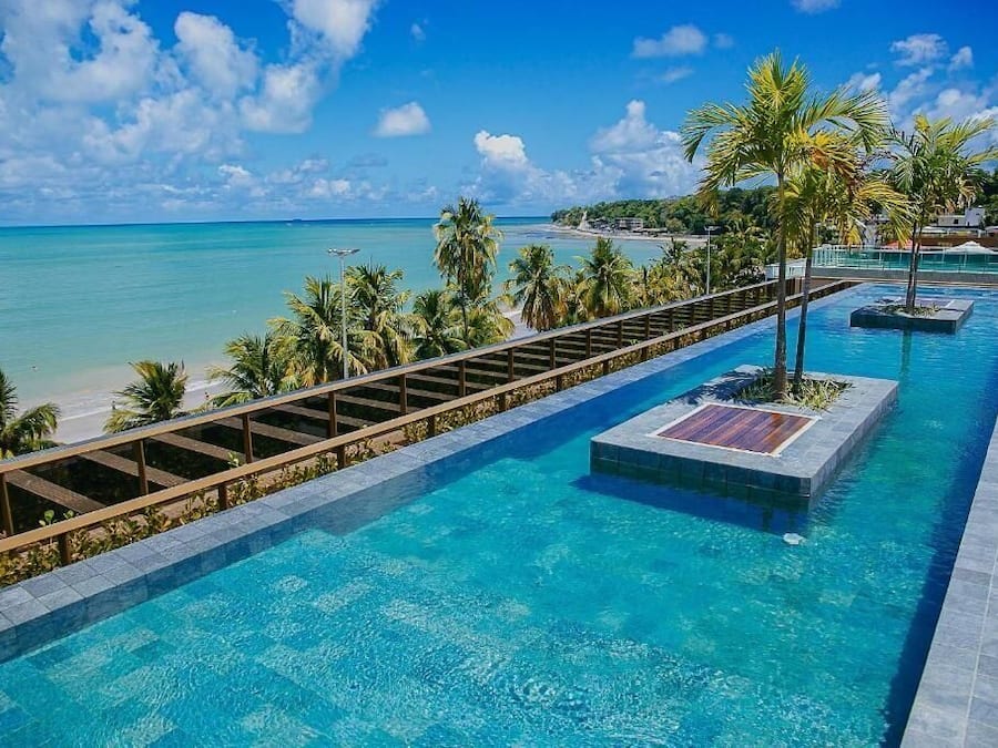 Estudio clásico | Piscina | Una piscina al aire libre