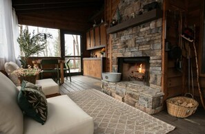 Smart TV, fireplace, video games, DVD player