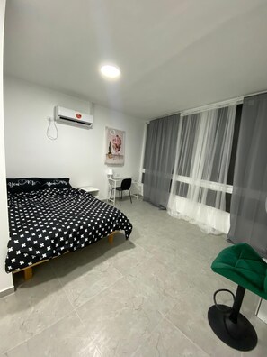 3 bedrooms, bed sheets