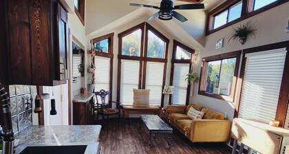 Tiny Home - Peaceful and Secluded
