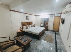 4 bedrooms, Internet, bed sheets