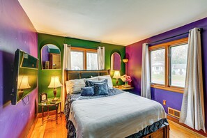 4 habitaciones, escritorio, internet y ropa de cama