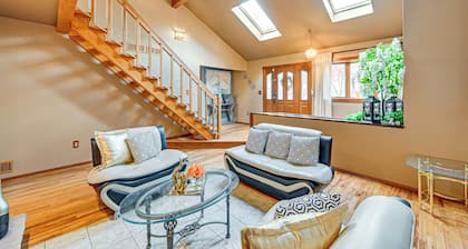 < 1 Mi to Ocean Gate Beach! Lovely Home w/ Hot Tub