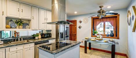 Fridge, microwave, stovetop, dishwasher