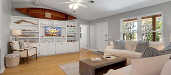 New Listing! Waterfront, Tiki Hut, Elevator
