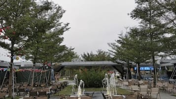 Tempat makan outdoor