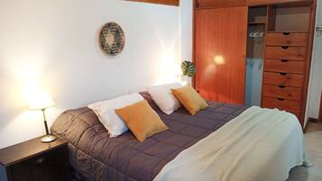 2 habitaciones, tabla de planchar con plancha y wifi gratis