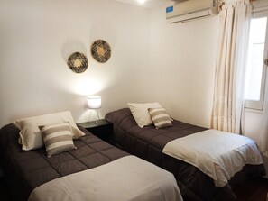 2 bedrooms, iron/ironing board, free WiFi, bed sheets