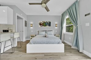 1 chambre, fer et planche à repasser, accès au Wi-Fi (inclus)