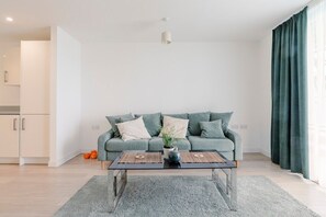 Living area - Modern flat, excellent location! (London)