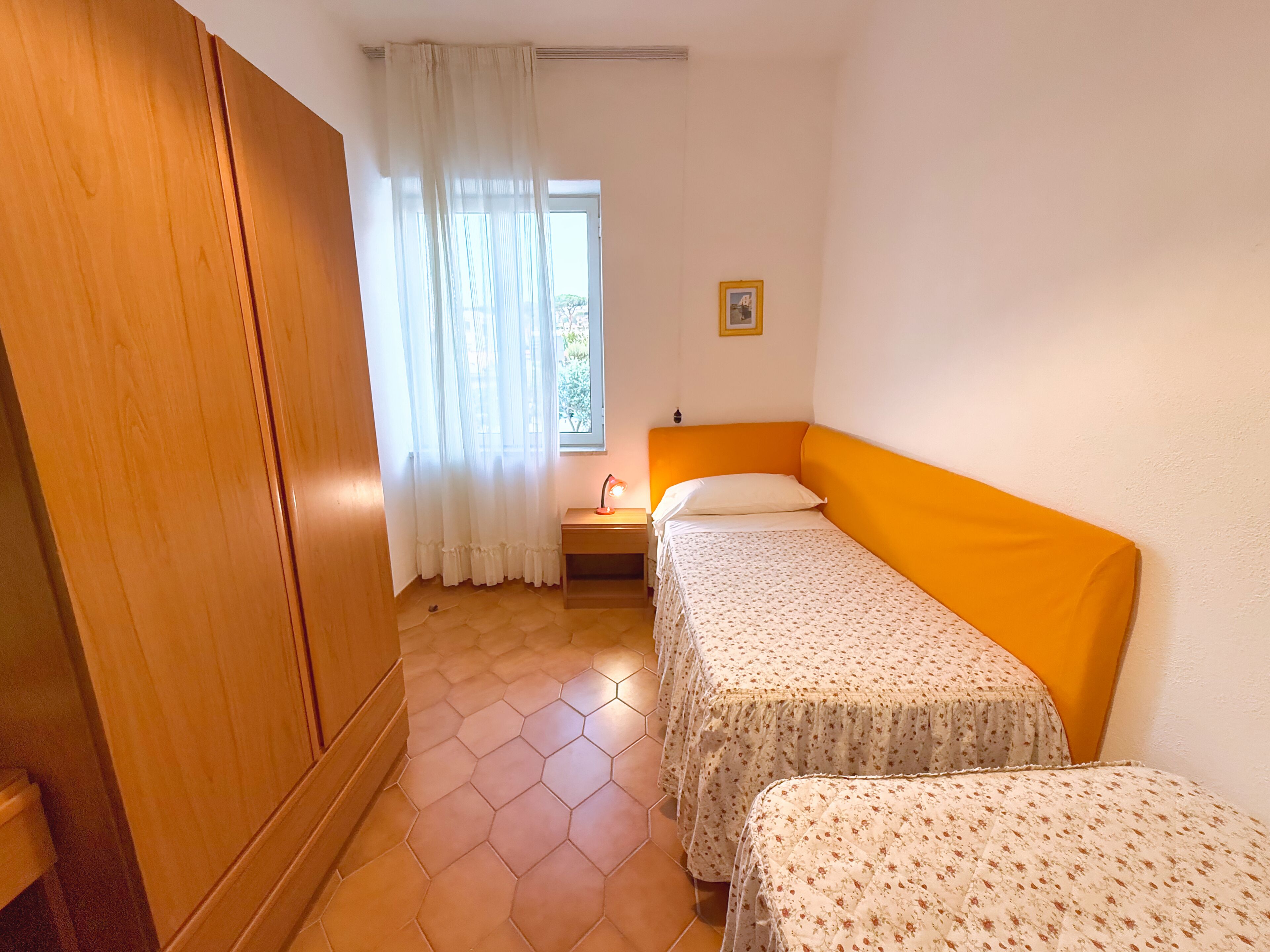 基础单人房 | 免费 WiFi、床单