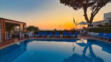 Piscina stagionale all'aperto