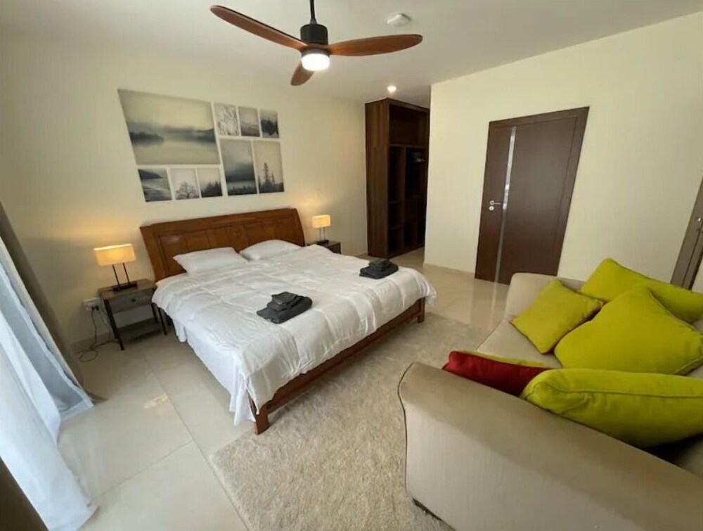 Contemporary Brandnew 3Bedroom Condo Philipsburg Vrbo