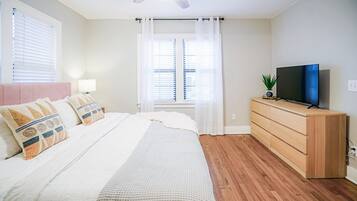 2 Schlafzimmer, Schreibtisch, Bügeleisen/Bügelbrett, kostenloses WLAN