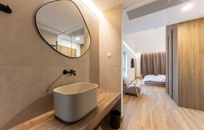 Suihku, hiustenkuivaaja