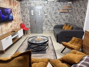 TV - Studio in the Heart of Jerusalem (Jerusalem)