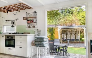 Kühlschrank, Herdplatte, Geschirrspüler