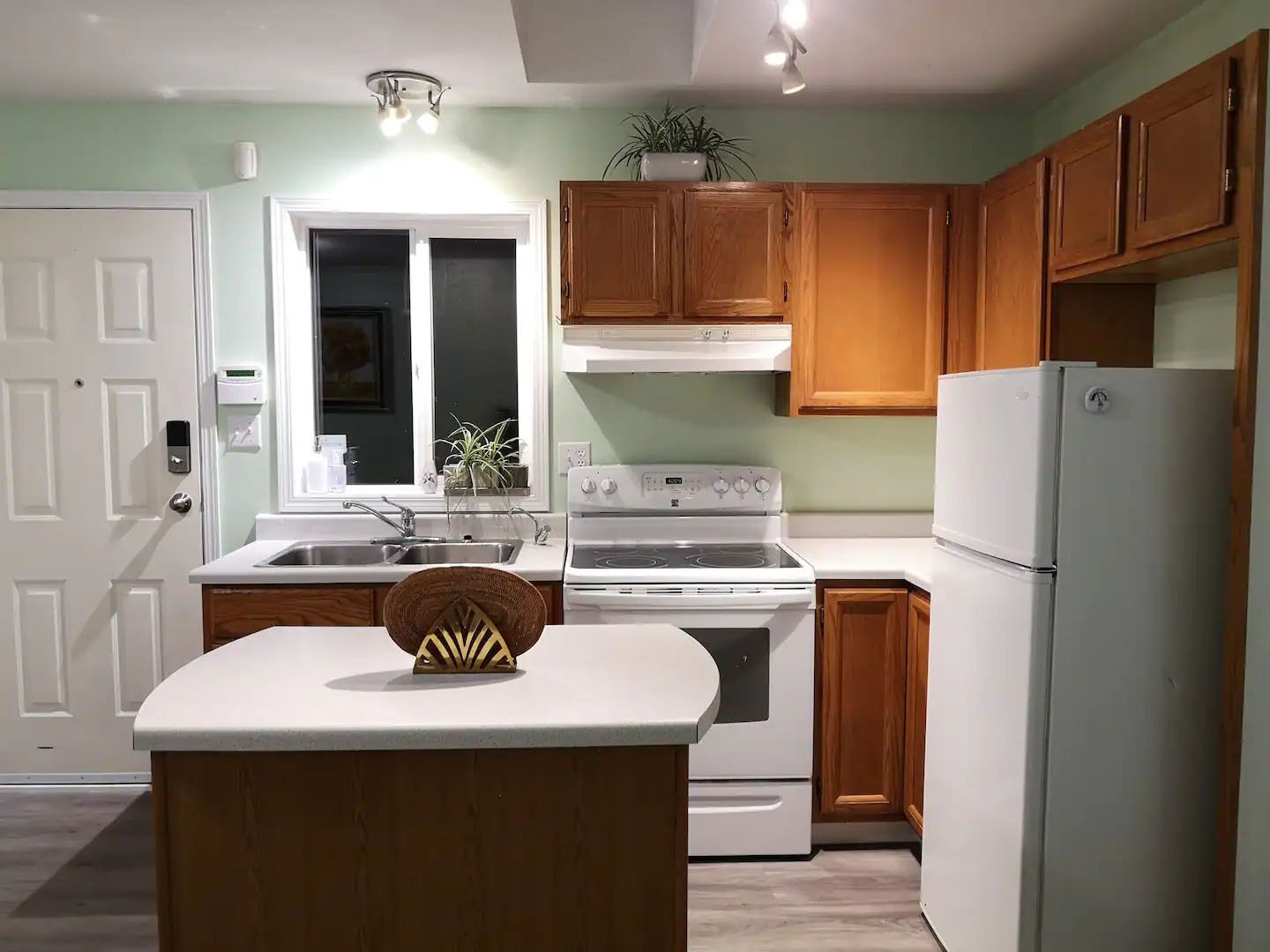 Cozy 2 bedroom close Duke Point Terminal Suite 2